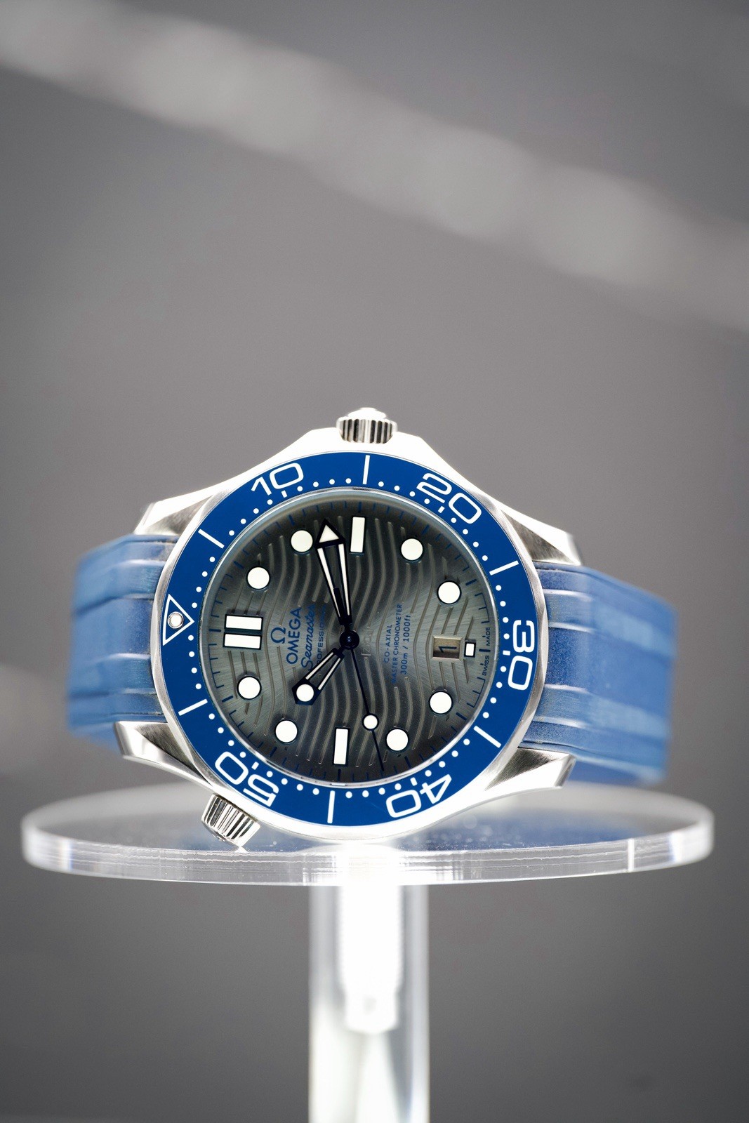 Omega Seamaster Diver 300M 42mm Grey Dial Ceramic Bezel Full Box & Papers
