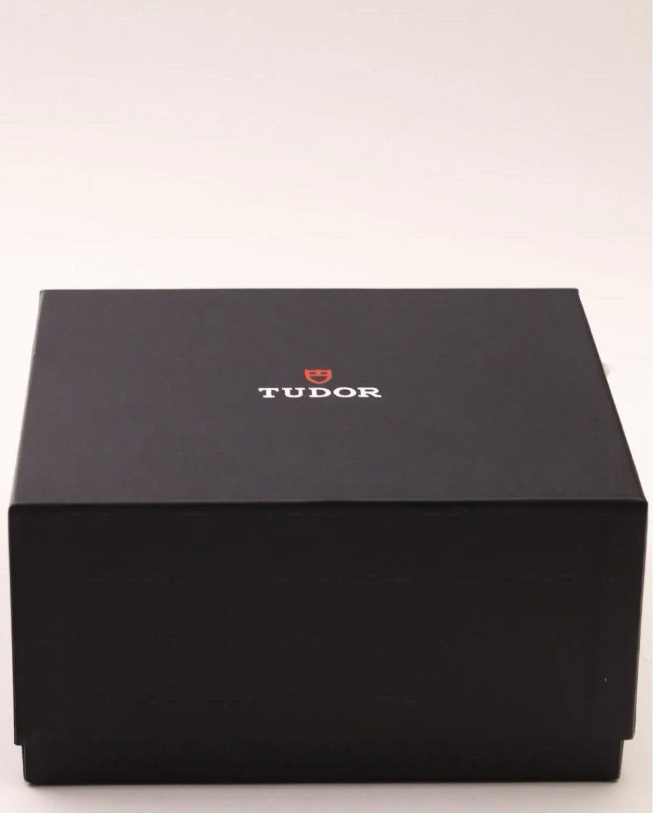 TUDOR Pelagos 25600TB Look At The Last 4 Pictures For Scratches On The Bracelet.