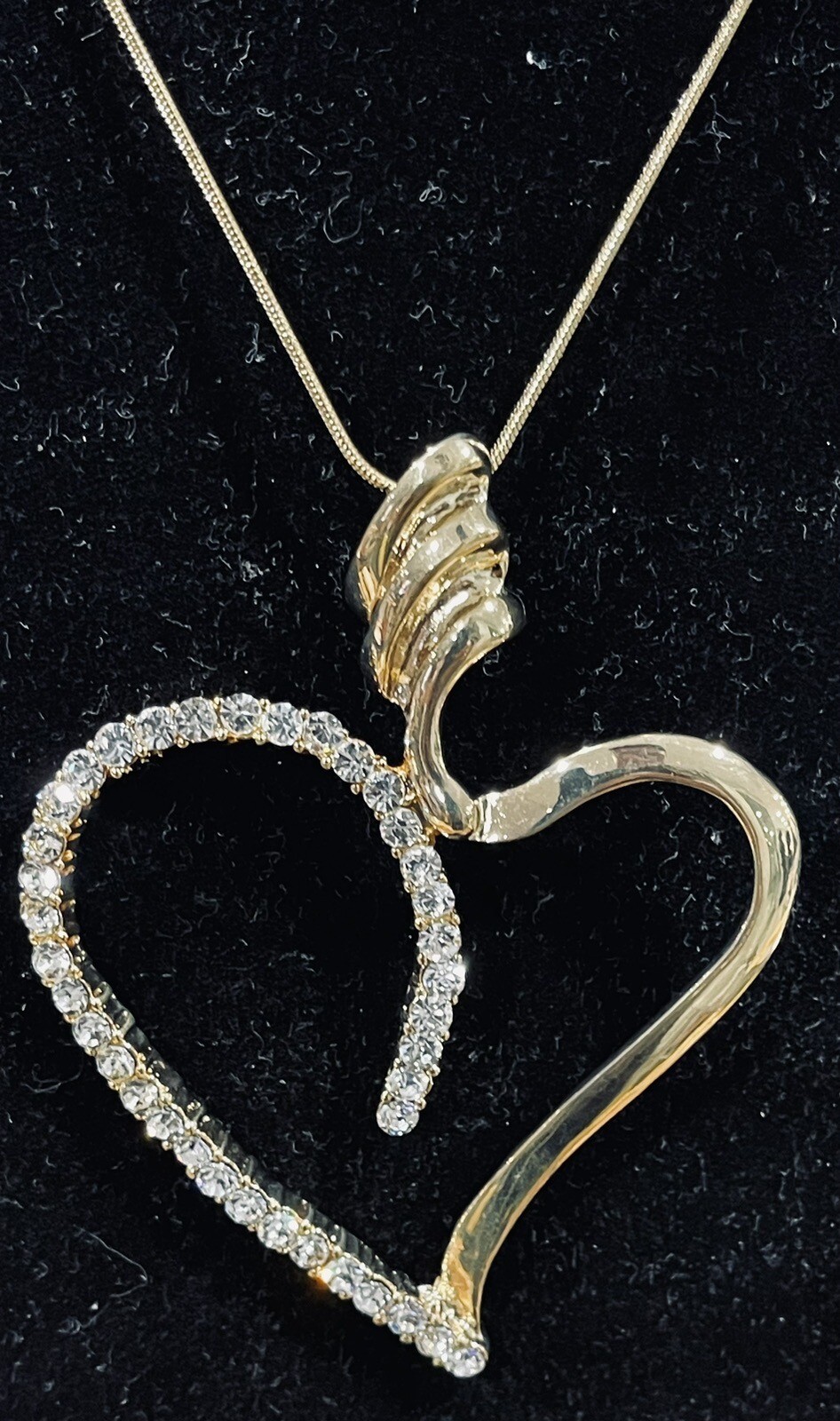 NIB LOVE HEART PENDANT ROUND CUBIC ZIRCONIA 18KT YELLOW GOLD PLATE 18″ CHAIN INC