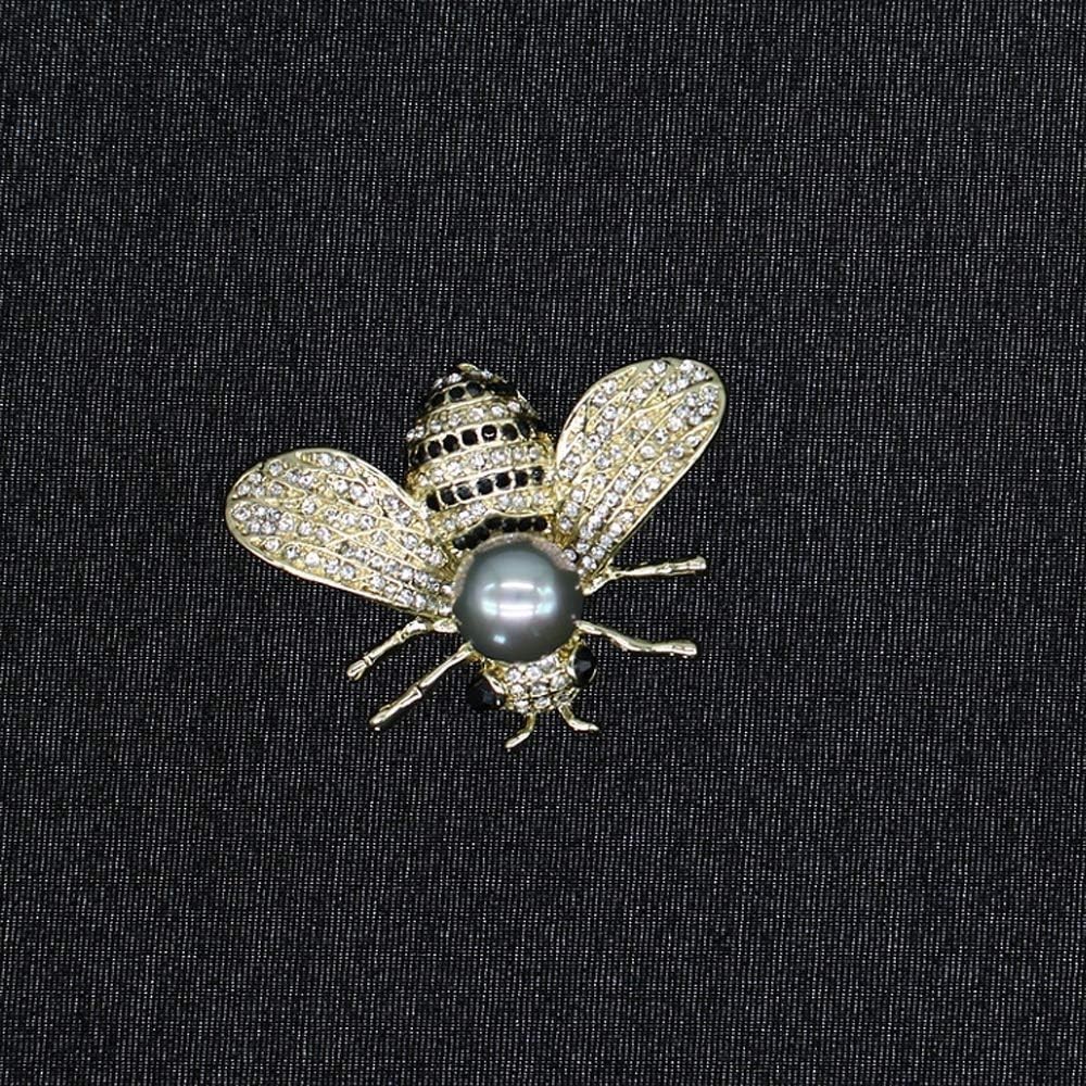 Charming Bee Pin Brooch – 14K Gold & Pearl Accents, Ideal for Everyday Elegance