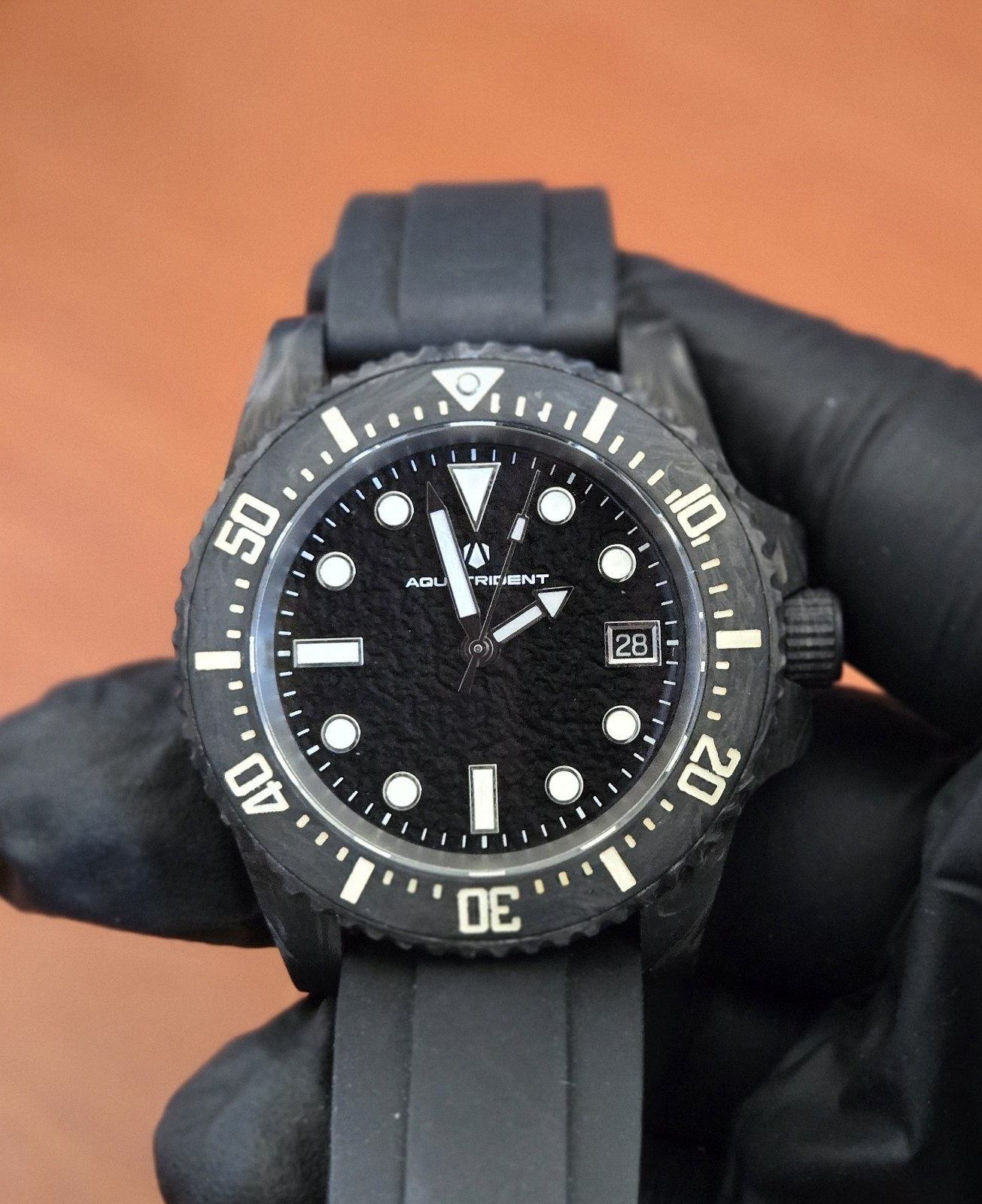 Aquatrident Neptune | Carbon Fibre | Swiss Sellita SW200 | 40mm | Diver