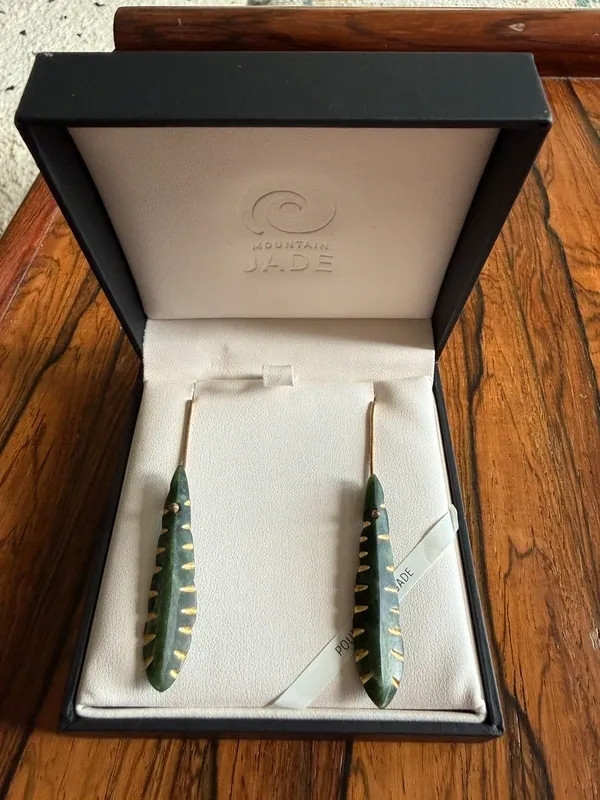 Beautiful Pounamu New Zealand Jade Earrings – Artisan Hooks