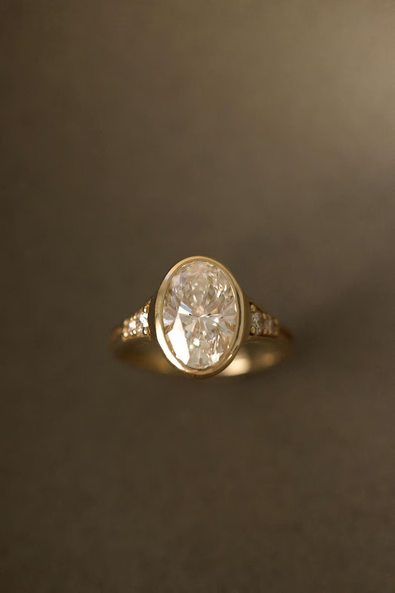 Oval Moissanite Bezel Engagement Ring 925 Silver que Bezel Set Bridal Ring Gift
