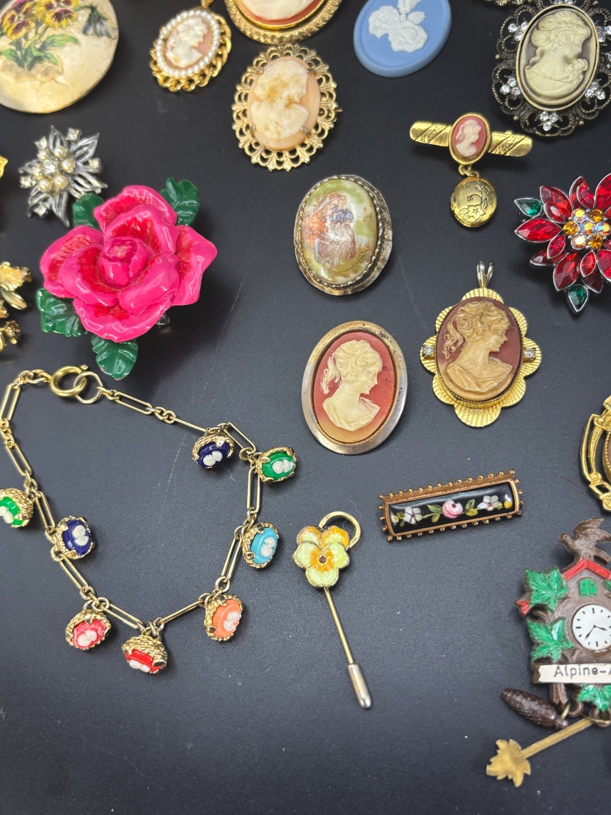 ESTATE VICTORIAN/ Art Deco /MCM WEARABLE Cameos Stick pins old Brooches 40 PCS
