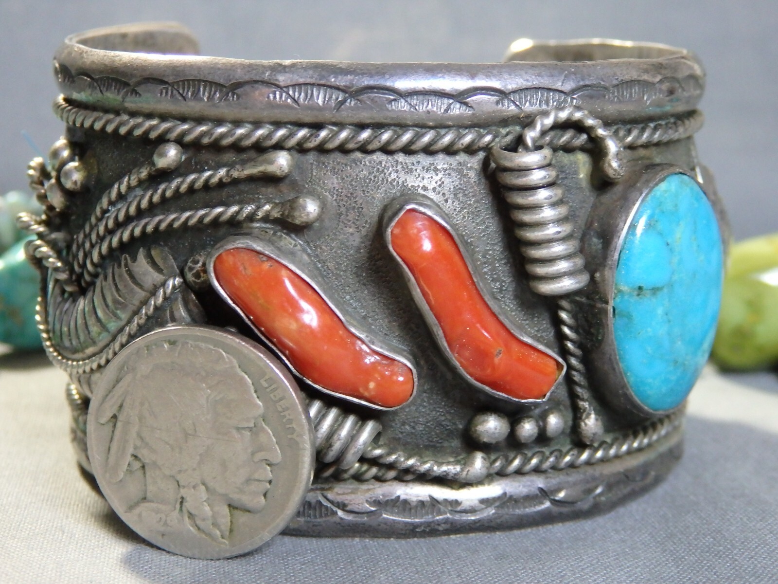 NAVAJO Ray Calladitto KINGMAN TURQUOISE Sterling Silver 93g Squash Blossom CUFF