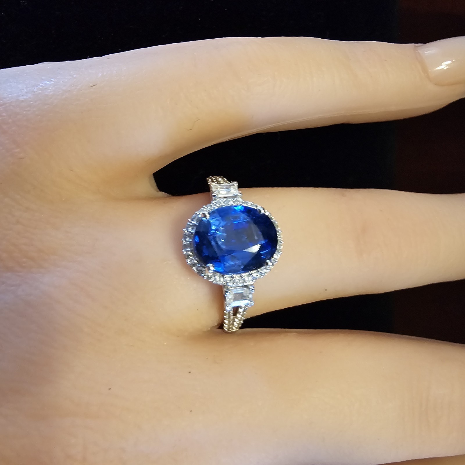 2.82 ctw Blue Kyanite 10k White Gold Ring with .5 ctw White Zircon Accent sz 9.5