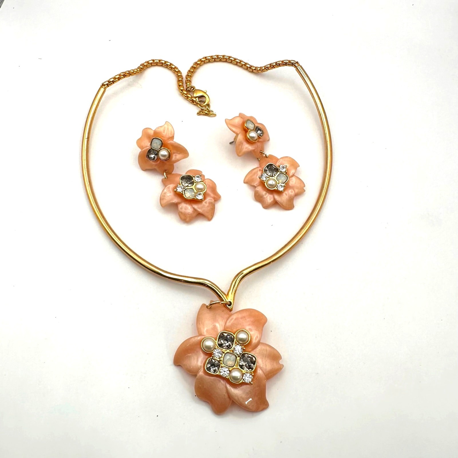 Vince Camuto Flower Necklace Set Earrings Jewelry Peach Gold Plated Jewelry