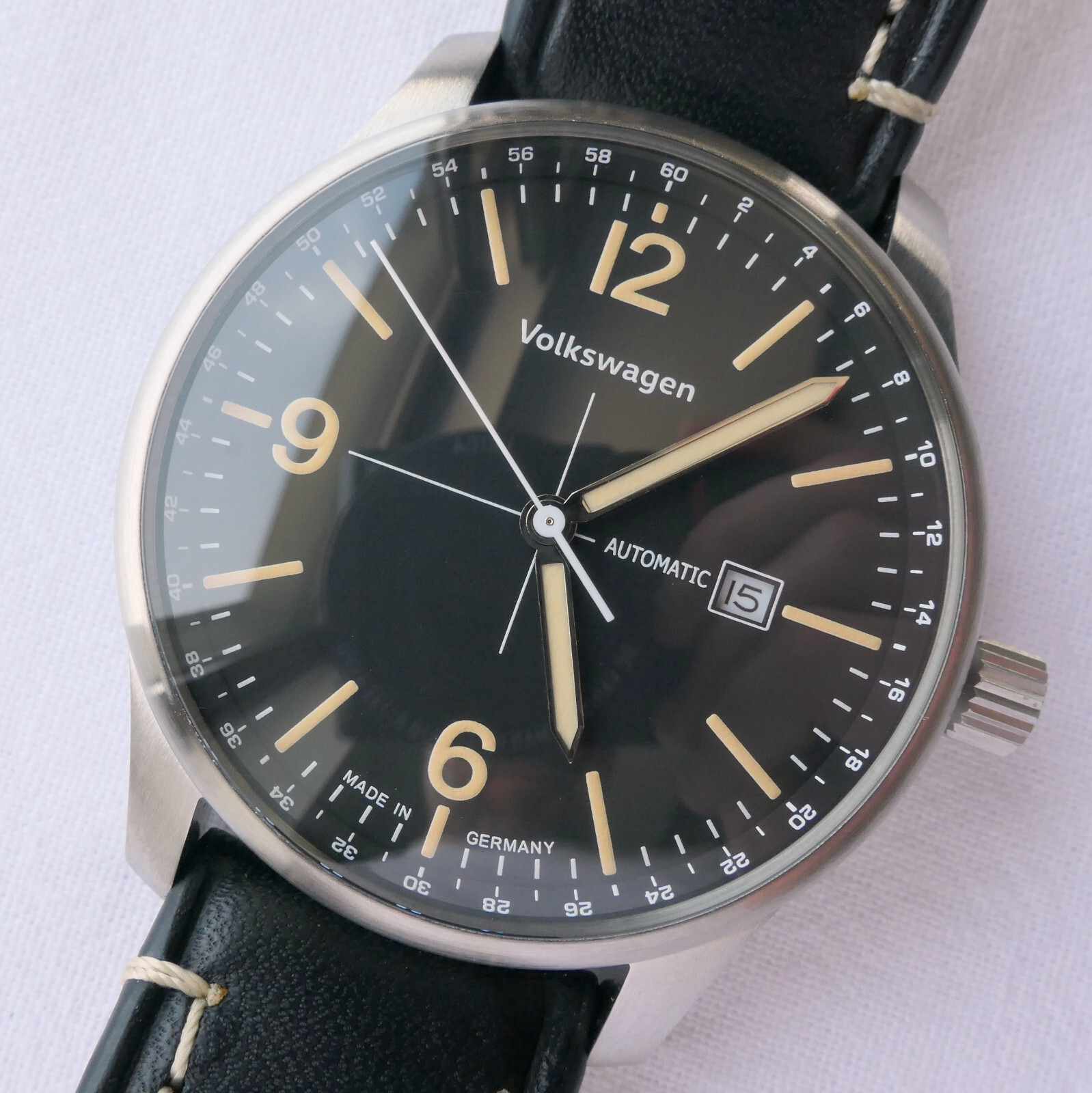 Volkwagen Classic Beetle Bug Car Accessory Aviator Pilot Driver Automatic Watch