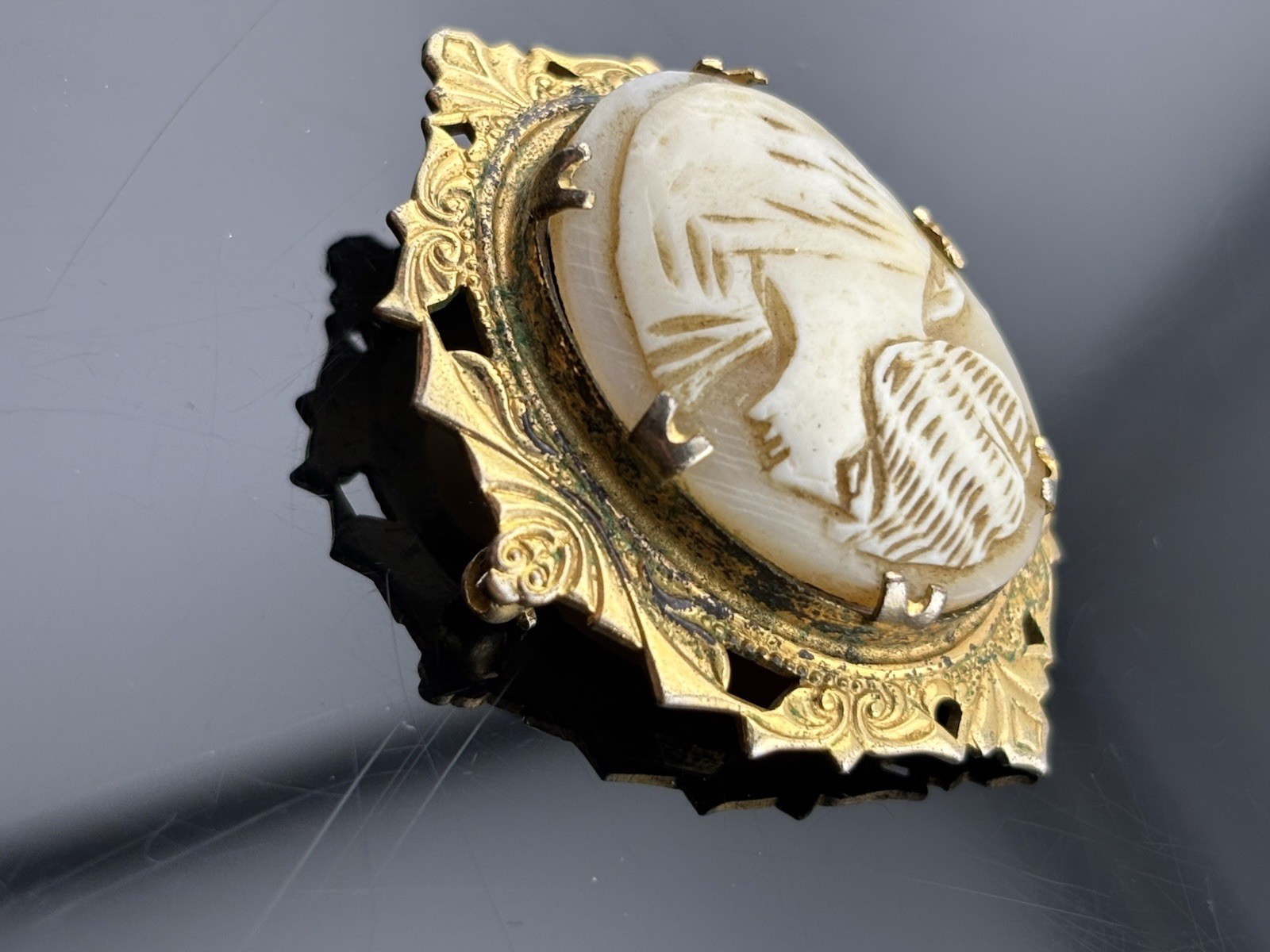 Unique Vintage Gold Plated ? Cameo Brooch Old Shell Carving Some Tarnish Damage?