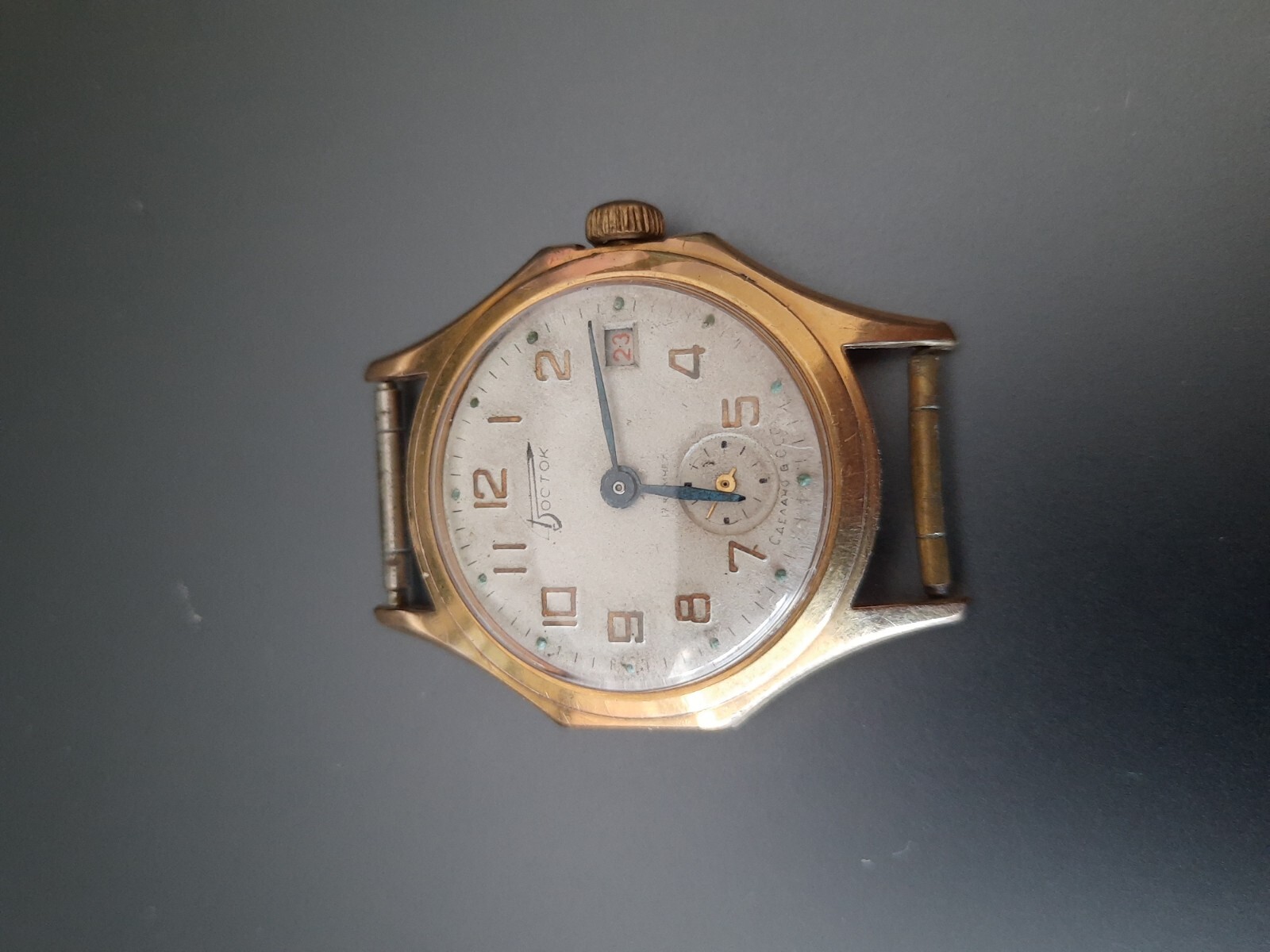 Vintage VOSTOK cal. 2605. USSR 60 Vostok wrist watch 17 Jewels Gold Plated.