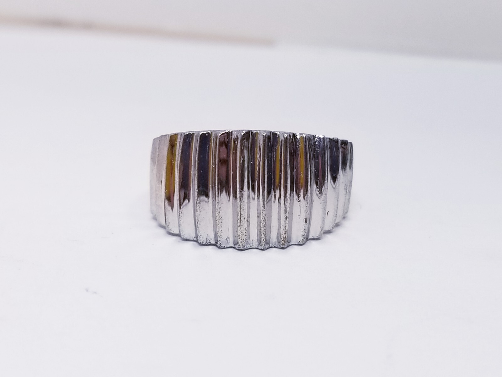 Genuine Sterling Silver Textured Ring Sz 7 – 3.2 Grams TW