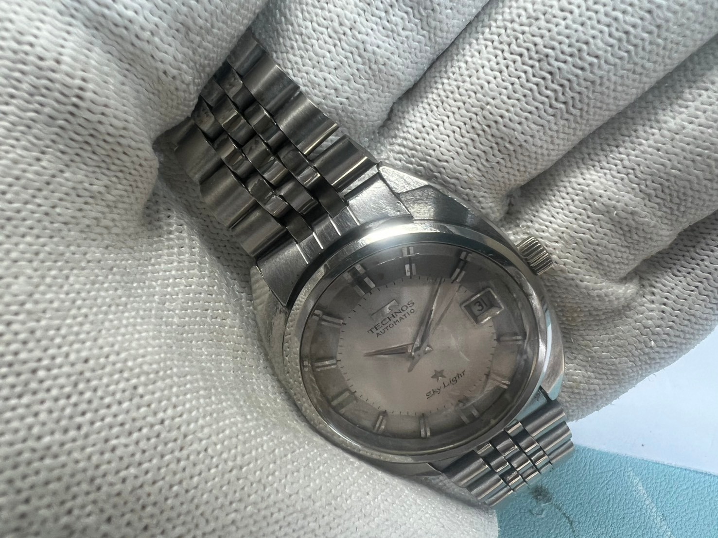 78. Technos date Sky Light 34.8 mm running cal 2632