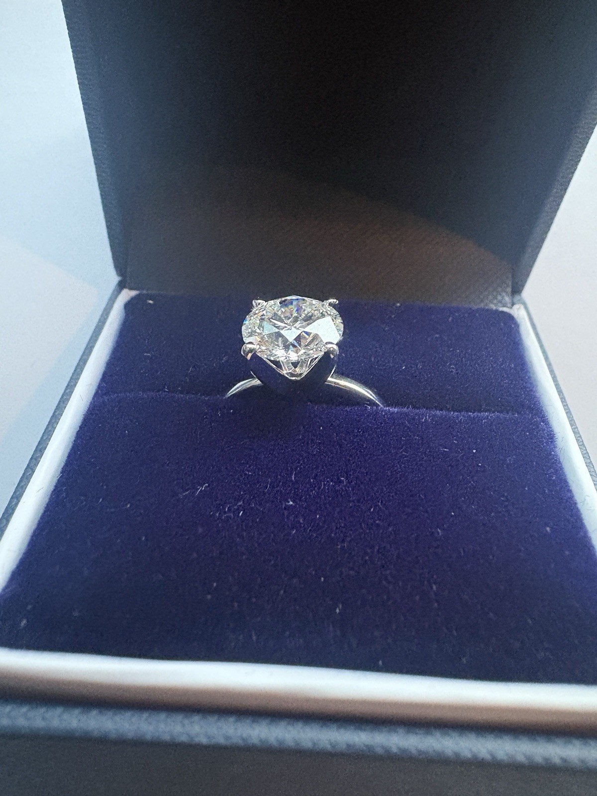 Lab Grown 2.52ctw Round Brilliant Diamond G VS1 IGI set in platinum 4 prong