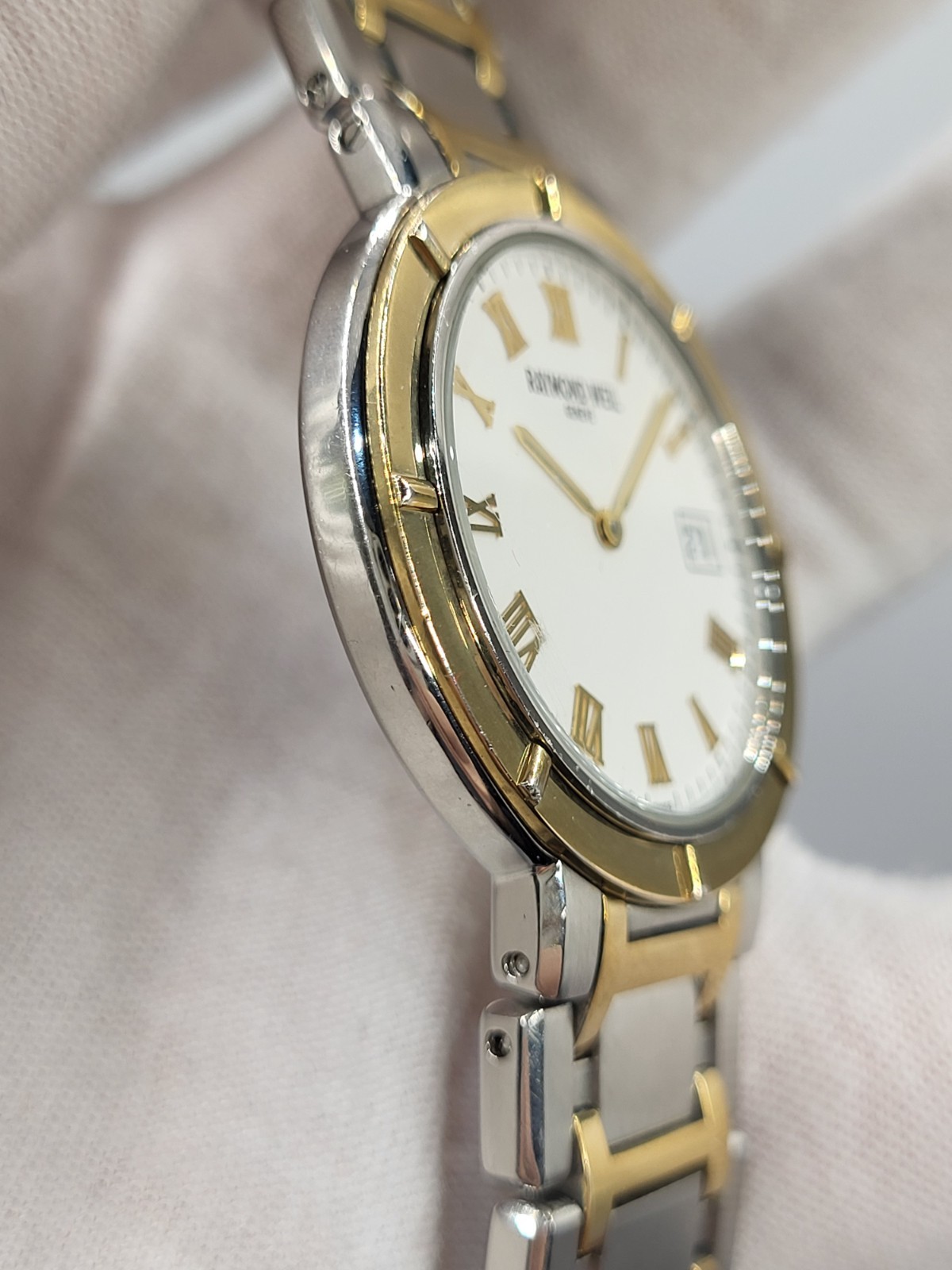 RARE [N. MINT] 35mm Raymond Weil 8800 Swiss Men’s 18k Gold Bezel Watch 8.25″