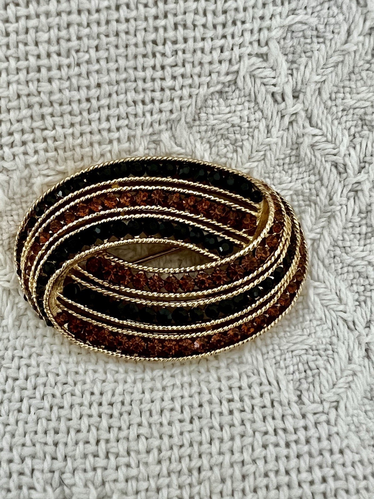 Vintage Demi-Parure Trifari Cavalcade Bronze, Black Rhinestones