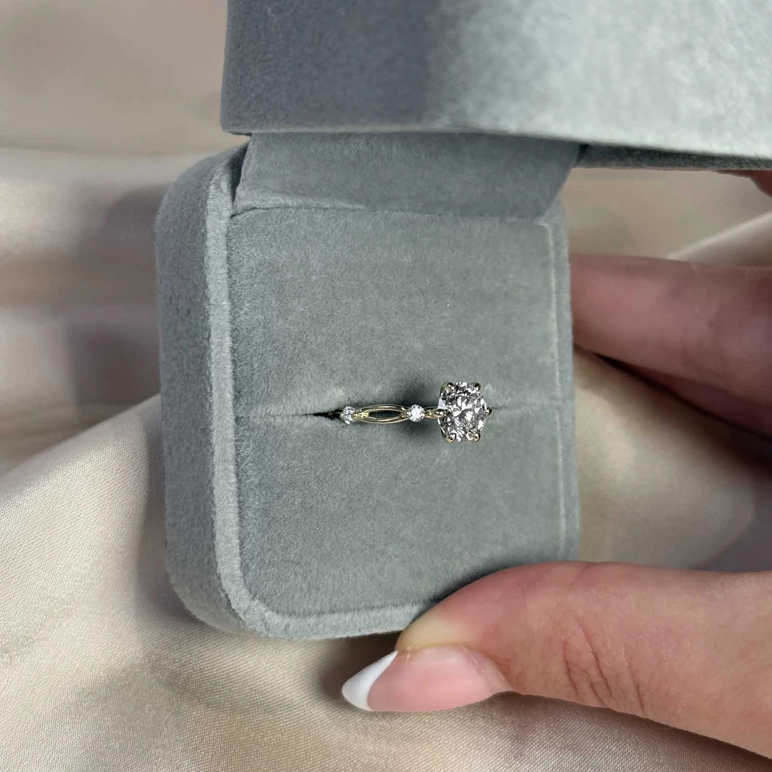 1.20 Ctw Round IGI Certified Lab Grown Diamond 14K Solid Gold Engagement Ring