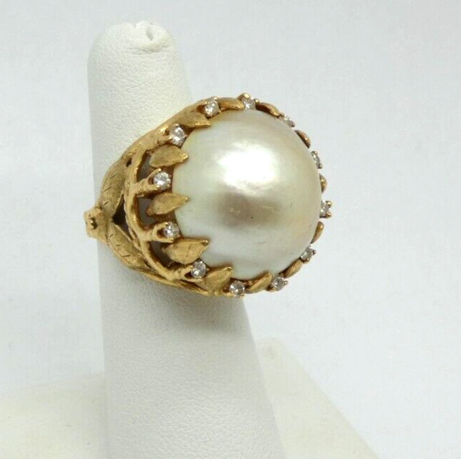 Extravagant & Massive Vintage Mabe’ Pearl & Solid Gold Ring with Diamonds