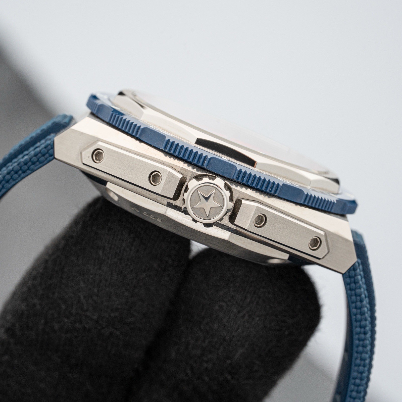 Zenith 95.9601.3620/51.I301 Defy Extreme 43mm Blue