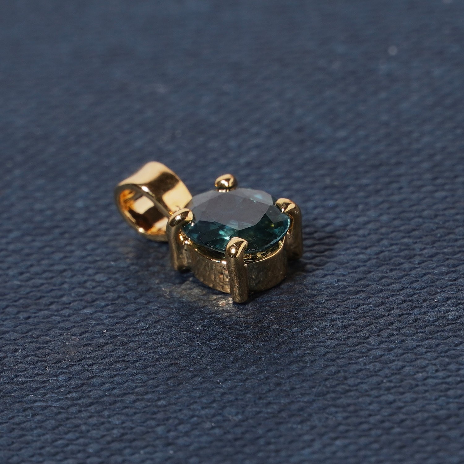 Australian Teal Blue Parti Sapphire .9ct Oval Solitaire Pendant 18k Gold Vermeil