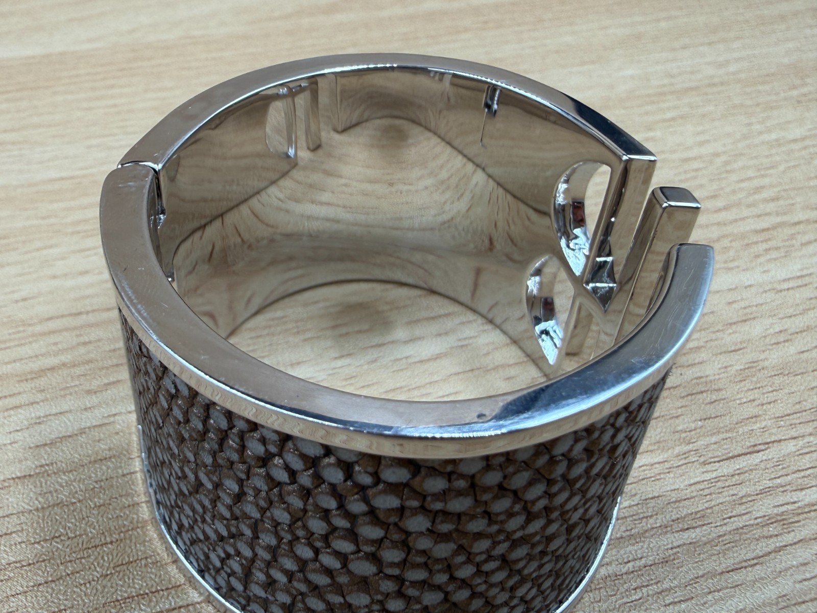 Henri Bendel Logo Pebbled Leather Hinged Cuff NWOT FREE SHIPPING