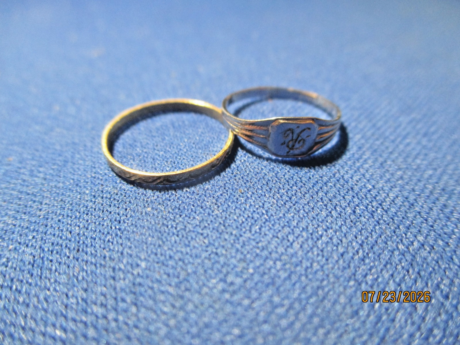 1*WHITE GOLD AND 1*YELLOW GOLD BABY RINGS**SIZE 0 AND .5