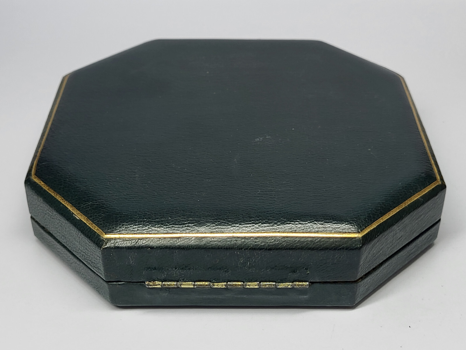 Antique Vintage Empty JEWELRY BOX for a Medal with 3 1/2 Inches in Diameter #2