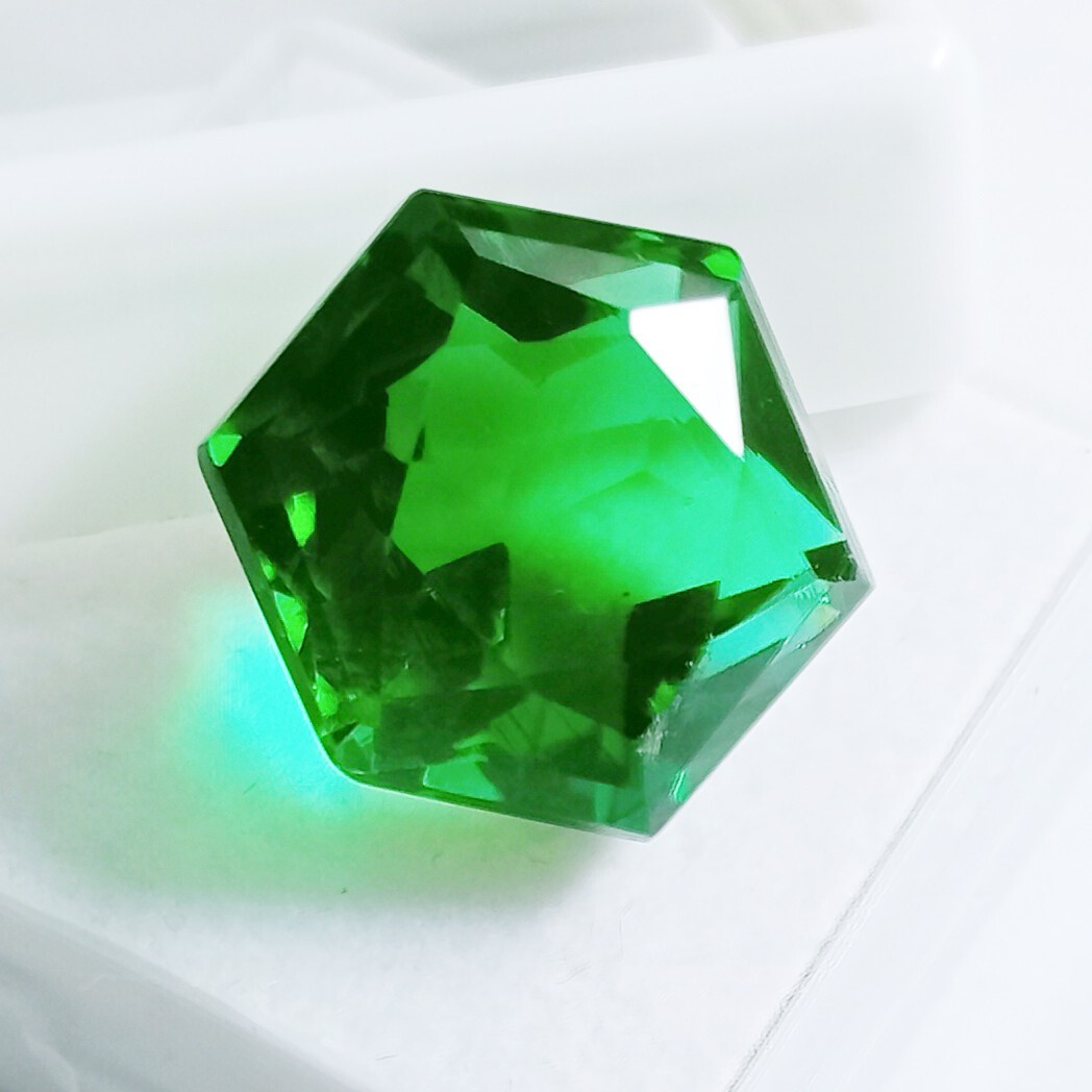 Natural Tsavorite Garnet Hexagon Cut Green 13.20 Ct EGL Certified Loose Gemstone