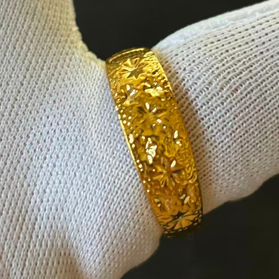 Gold-plated ? Engraved Gold-tone Ring marked ‘999’, Size 8.5 adjustable