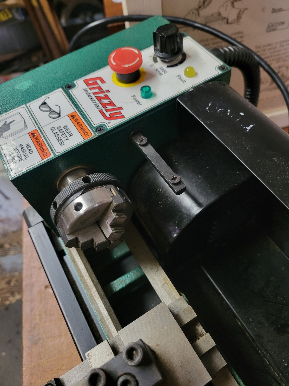 Grizzly G0745 Variable-Speed 4″x6″ Benchtop Metal Micro Lathe, Jewelers Lathe