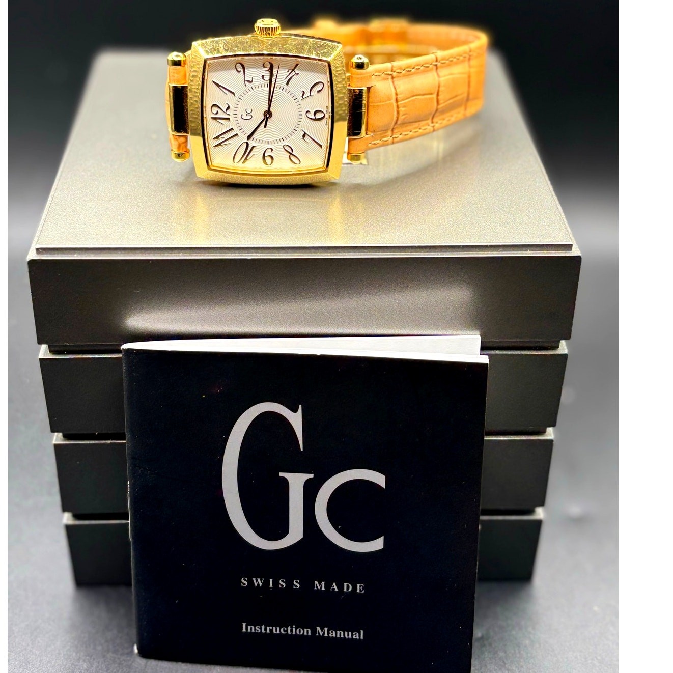 Vintage Gc 18500 Swiss Made Gold Tone Quartz Watch Full Set Box Papers