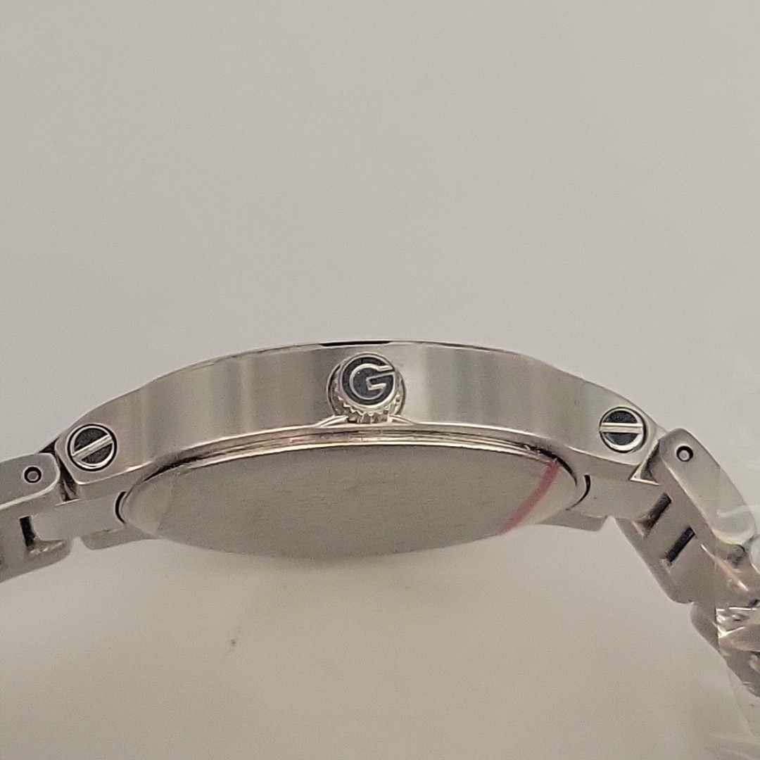 Gucci 8900M 35mm New and Chic
