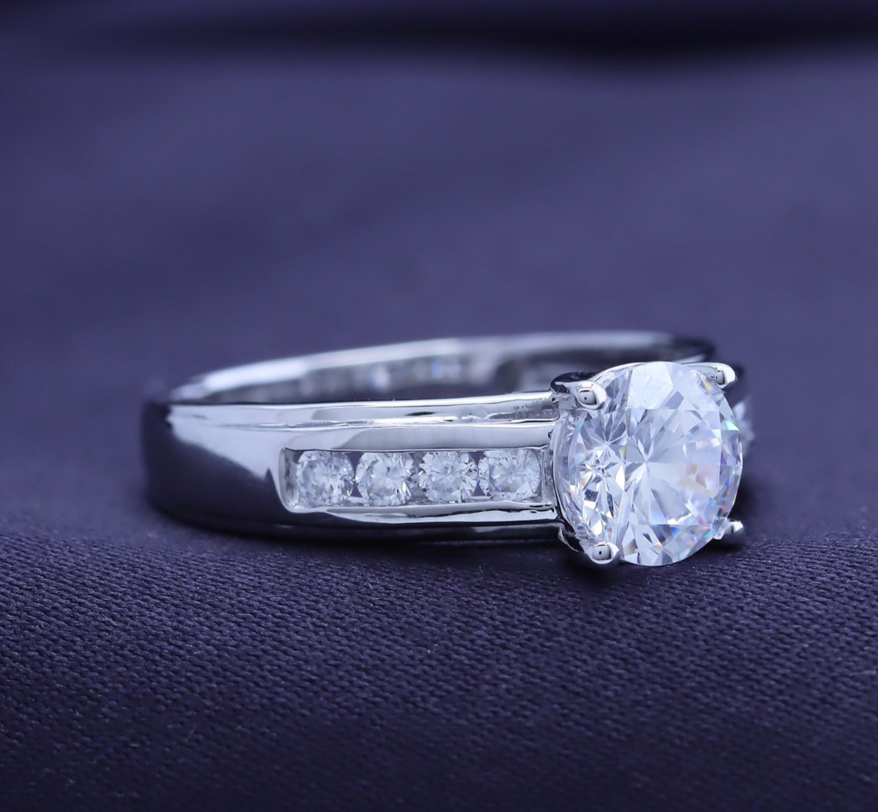 2.50 MM Round Cut Simulated Diamond Wedding Engagement Ring 925 Sterling Silver
