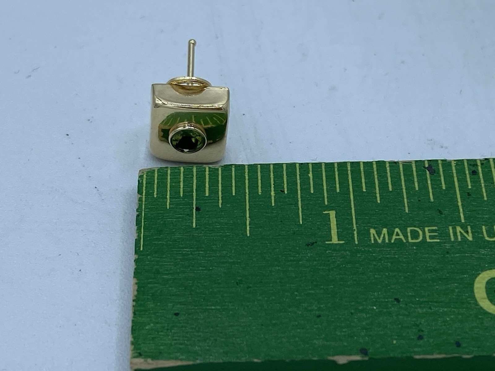 14K Yellow Gold Peridot Modernist Square Earrings 2.4 Grams