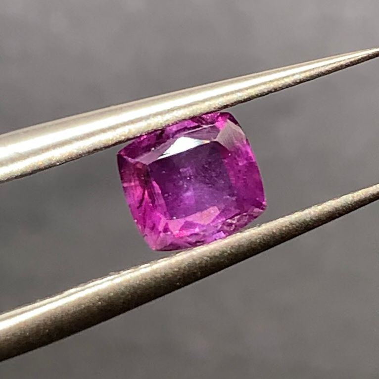 0.85Ct Natural Rare Purplish Pink Kashmir Sapphire