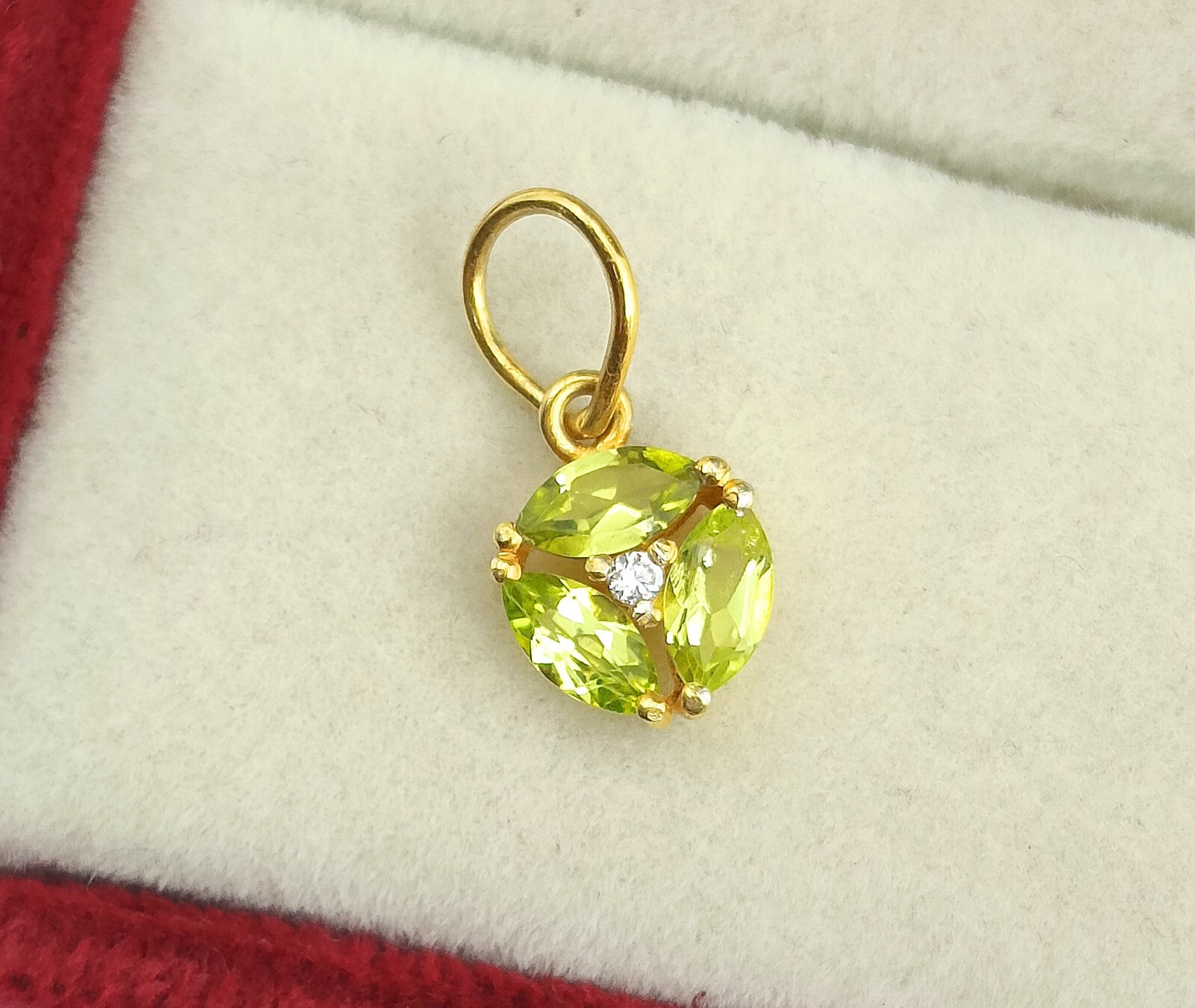 Natural Peridot Charms Pendant 18k Gold Handmade Pendant, Gold Pendant