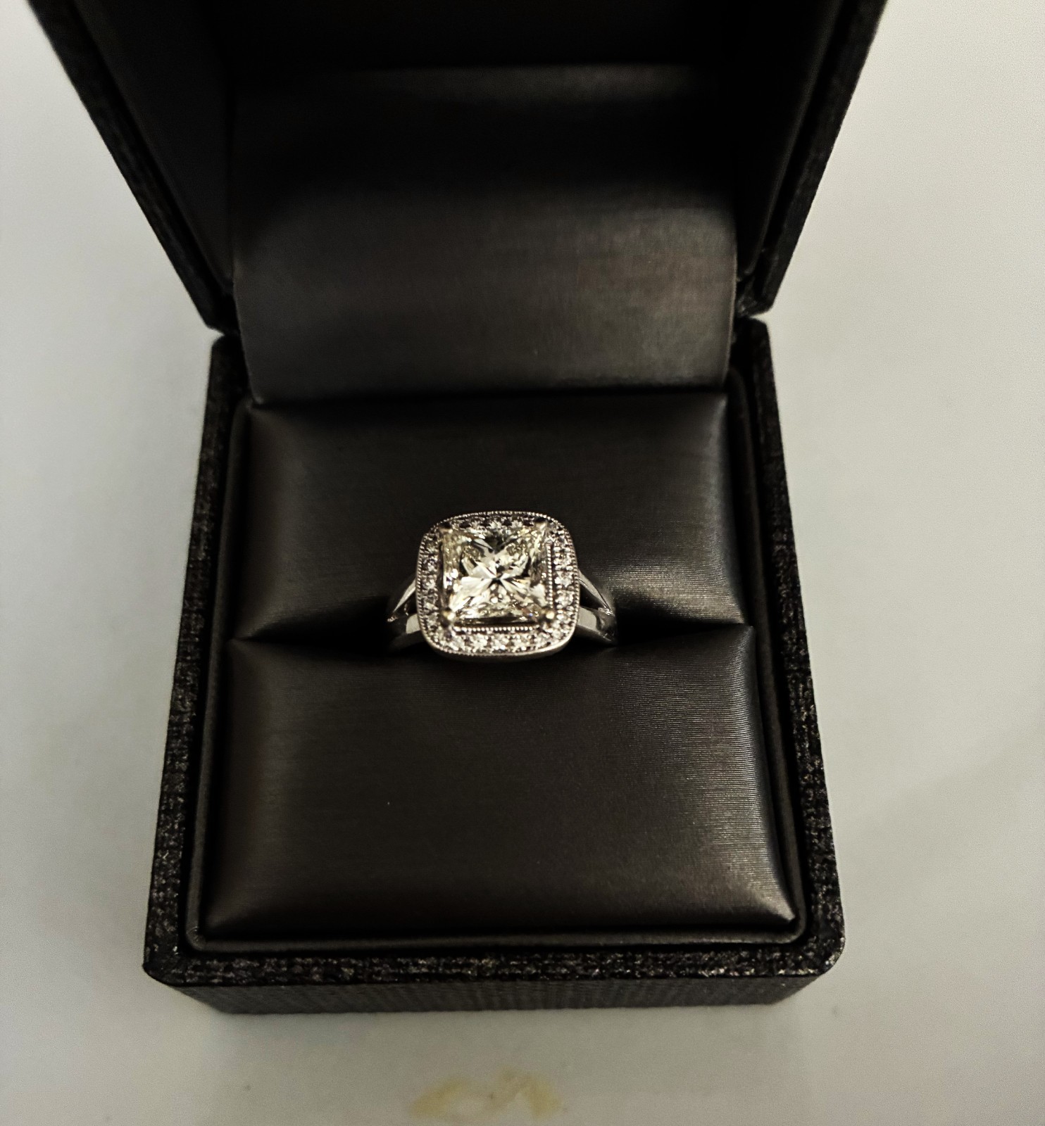Very rare 2.56 carat natural diamond engagement ring