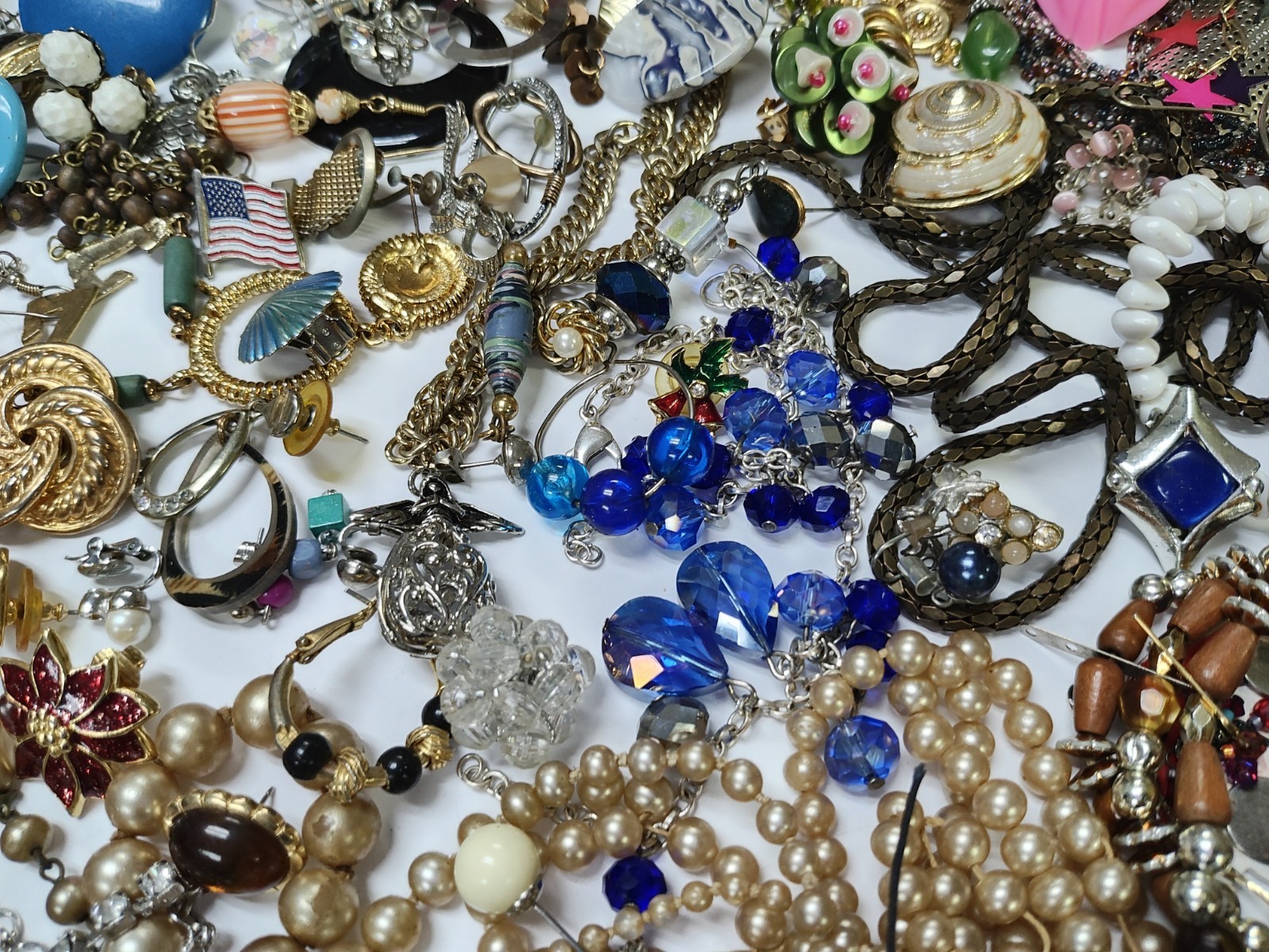 Huge Estate Junk Jewelry Lot 7lbs Earrings Screw Back Clip On Etc (Read Desc.)