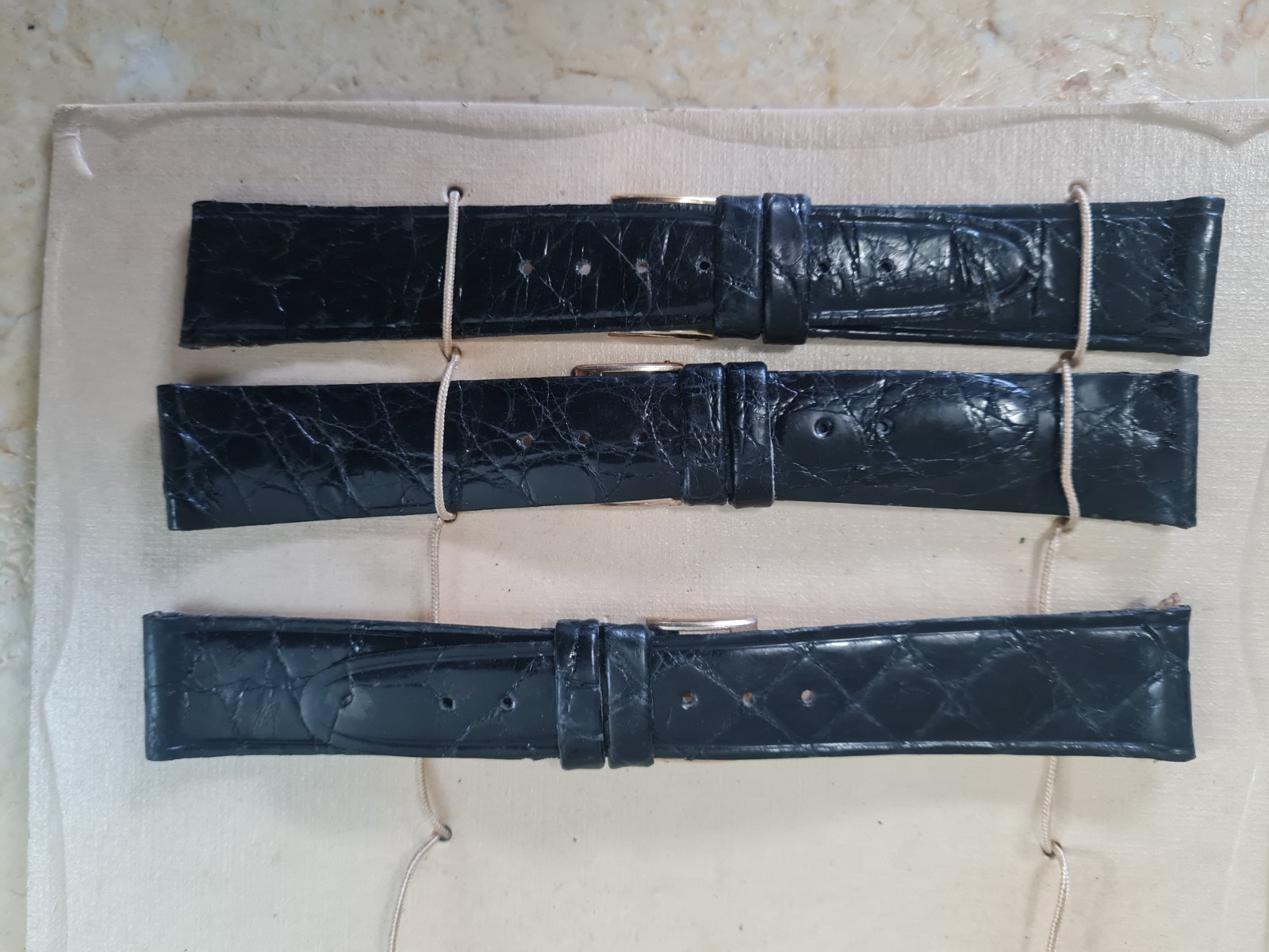 1 REAL CROCODILE SKIN STRAP 20mm. Vintage Genuine Leather Watch
