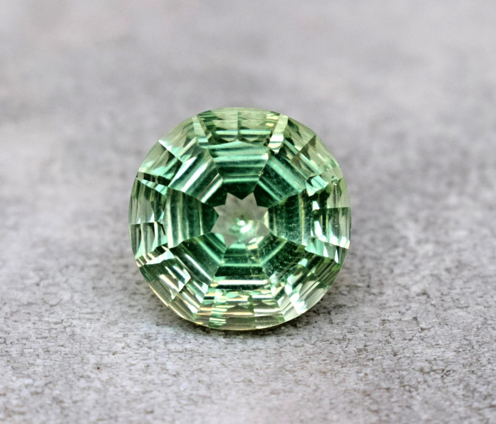 Natural Master Cut GIE Certified 8.85 Ct Ceylon Green Sapphire Loose Gemstone