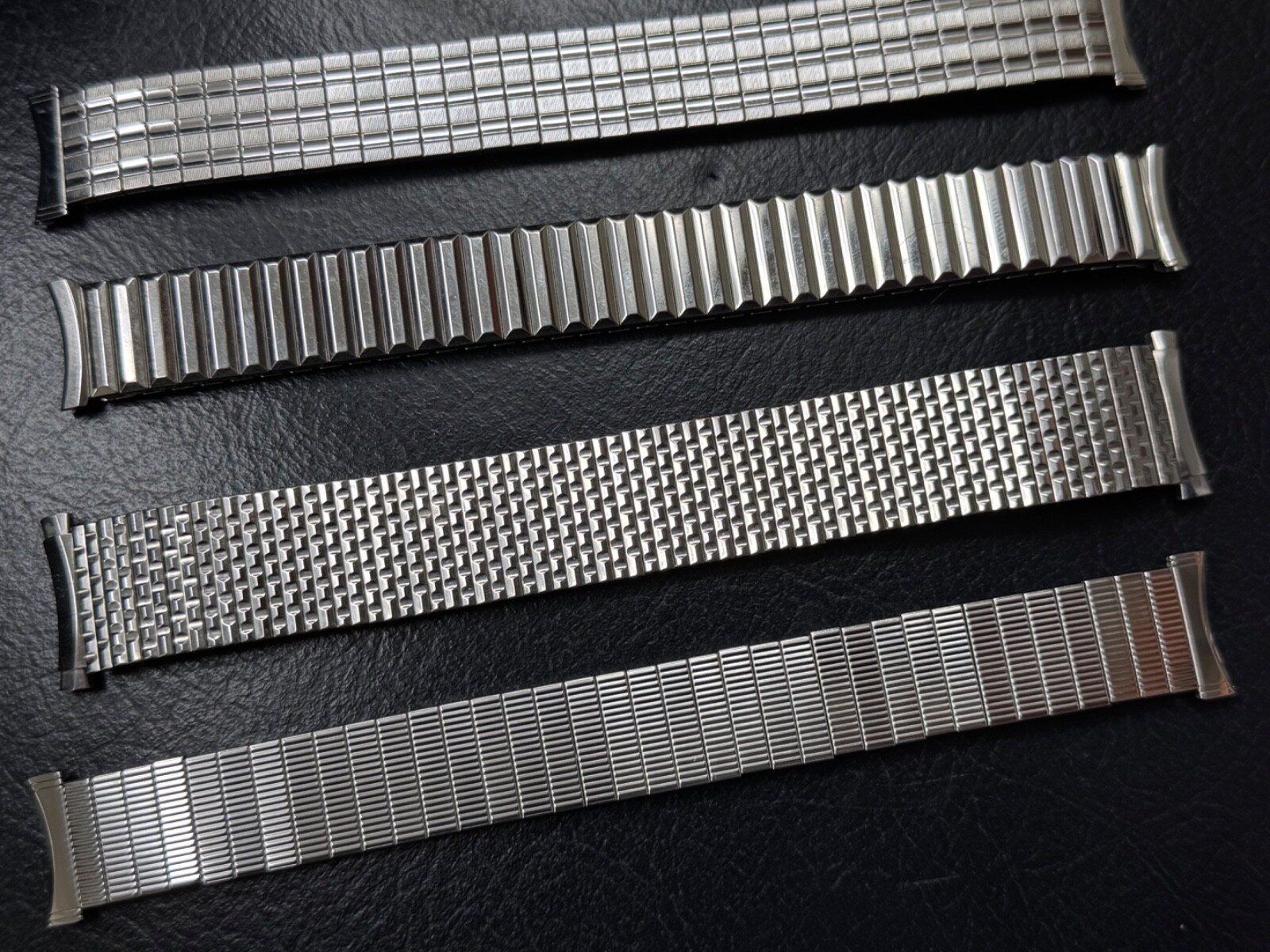 Wide 19.2mm links vintage Bulova Accutron brick stretch band new old stock 1960s