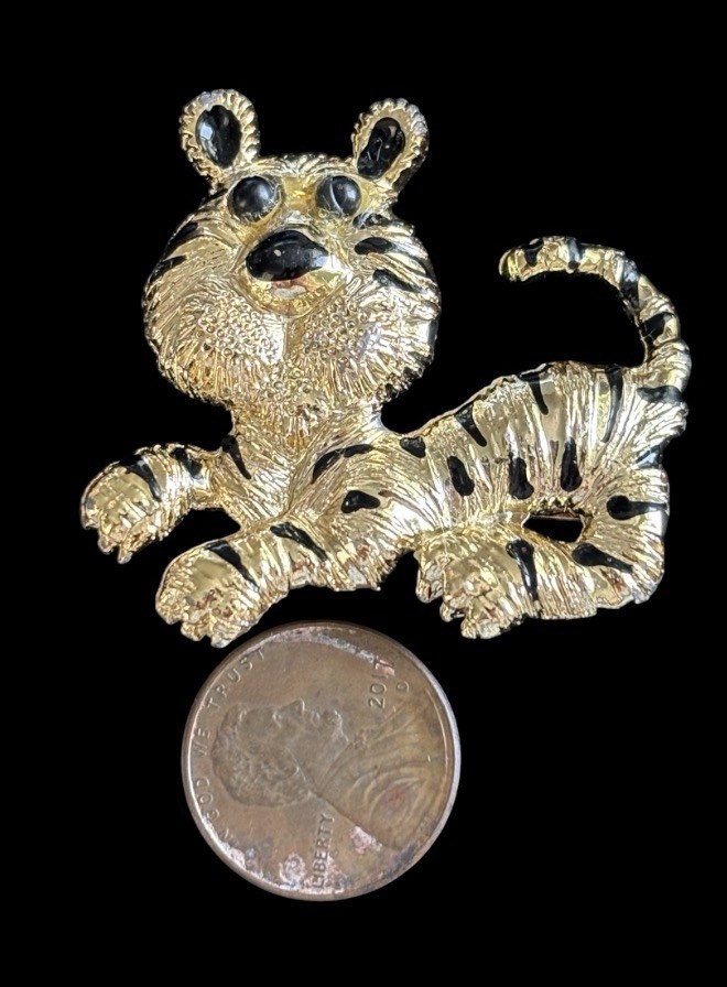Vtg Gerry’s Yellow Black Tiger Cat Brooch