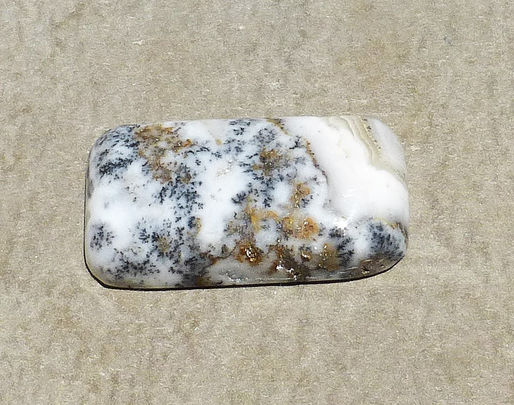 NATURAL manganese dendrites in calcite cabochon from California (36.40 cts.)