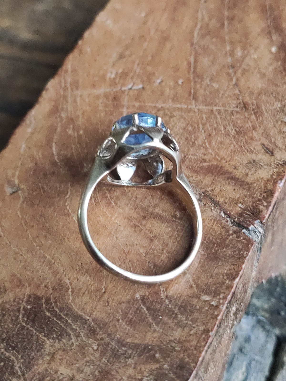 9ct Gold Ring Set With Large Blue Topaz Stone 9 Carat Yellow Gold Ring 2.9g