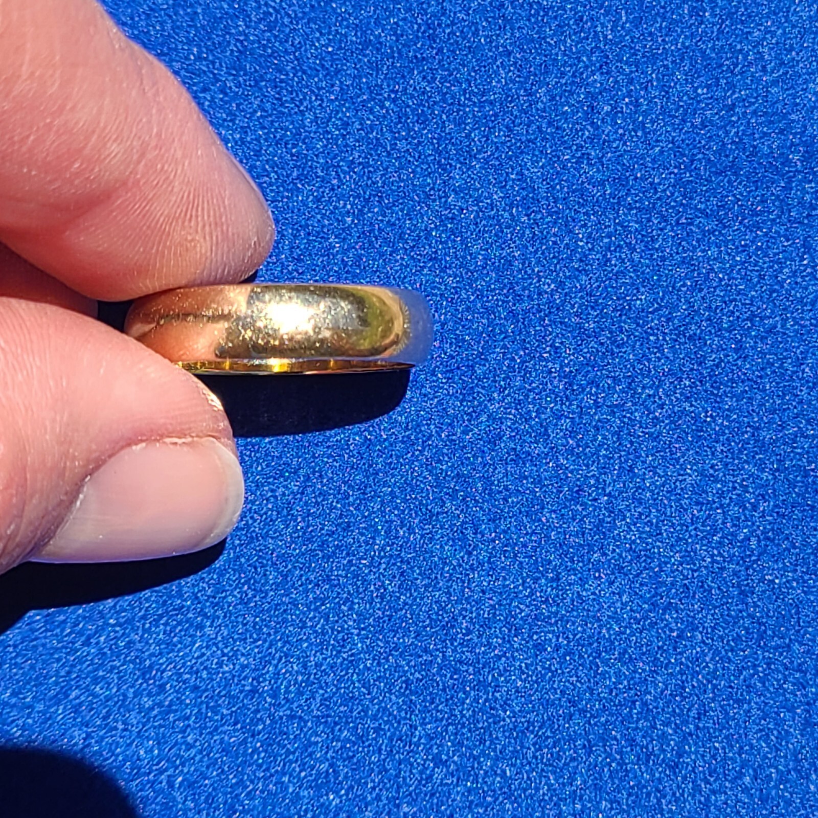 14k Yellow Gold Artcarved Brand Ring Size 7 with a 5mm Width