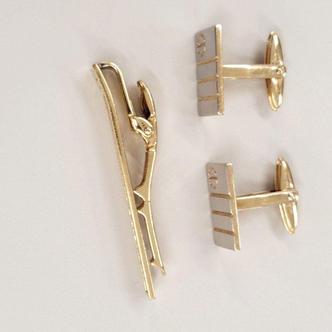 Excellent condition dunhill gold stripe cufflinks and tie bar set