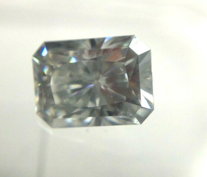 Moissanite, radiant cut, 7 x 5mm, 1 carat weight