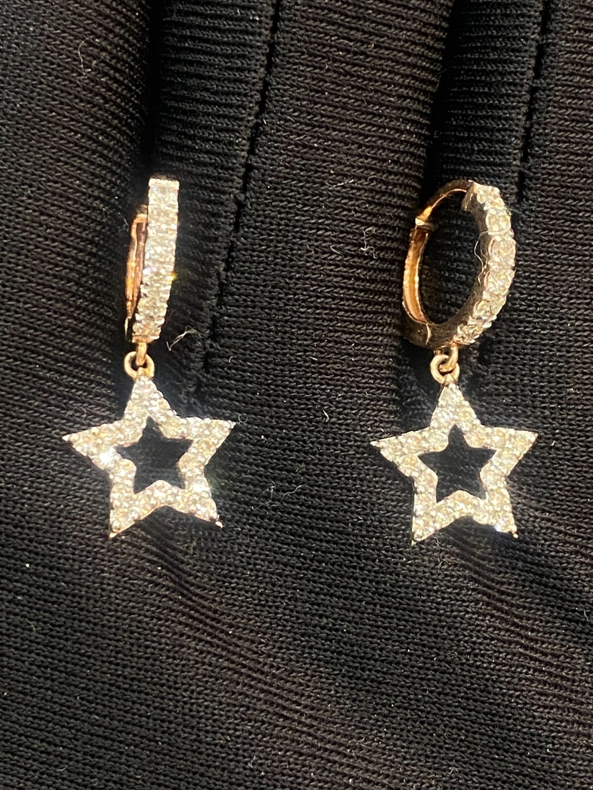Stunning 0.89 Cts Round Brilliant Cut Diamonds Star Dangle Earrings In 14K Gold
