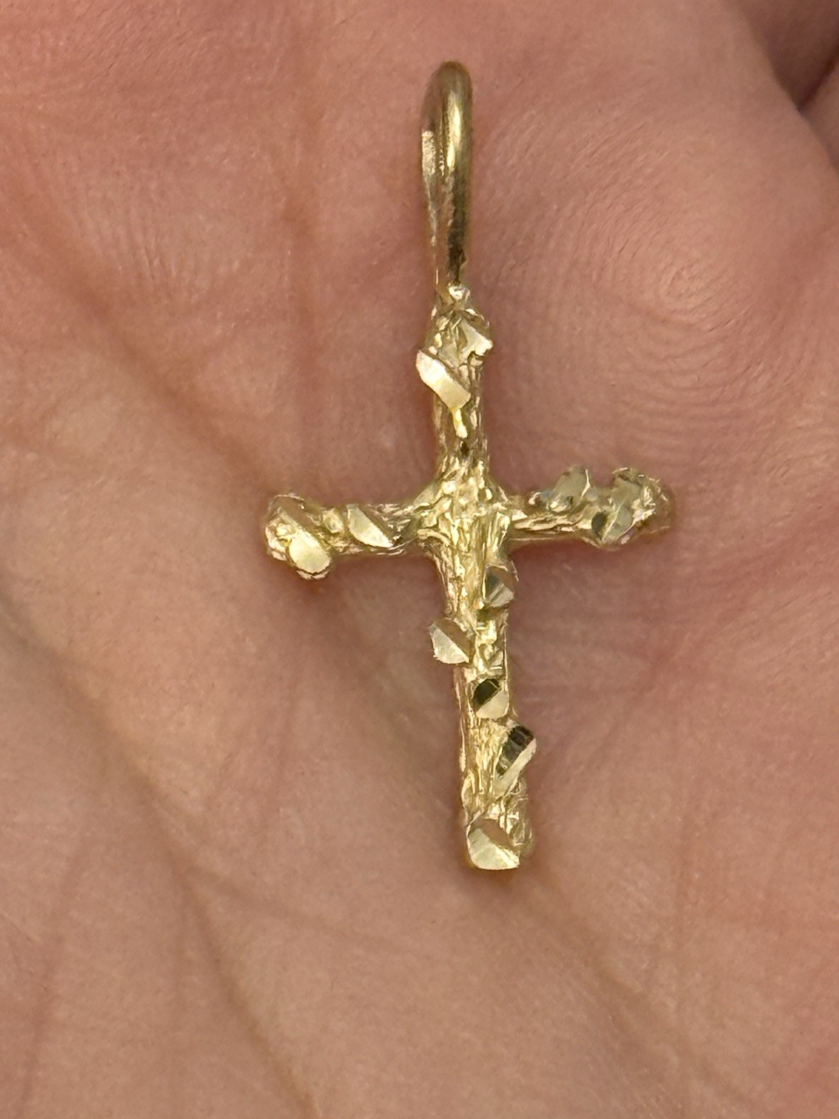 14K Solid Yellow Gold Nugget Diamond Cut Cross Pendant 1.13g Vintage