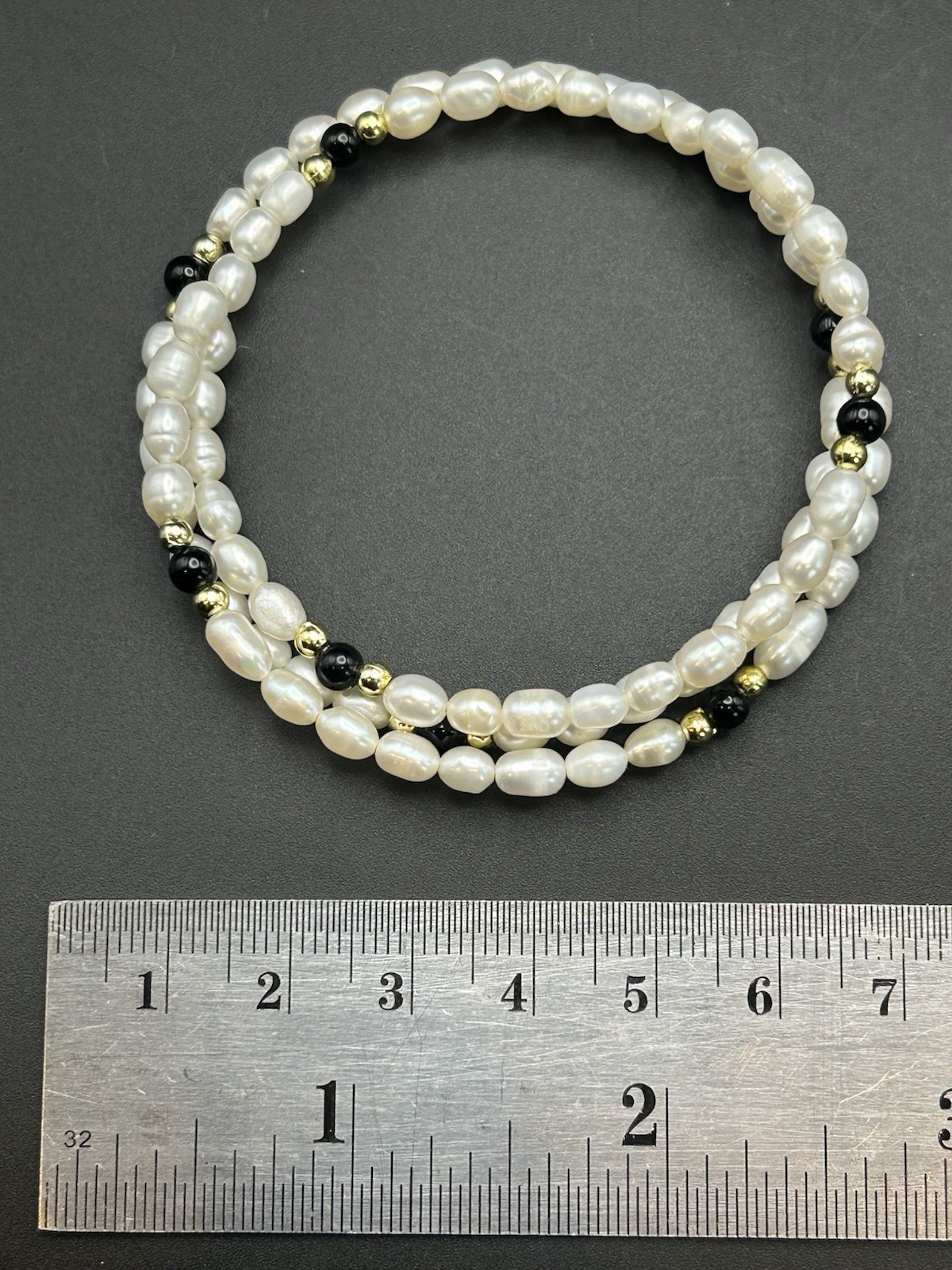 VTG White Cultured Fresh Water Pearl Black Onyx Gold Beaded Flex Wire Bracelet