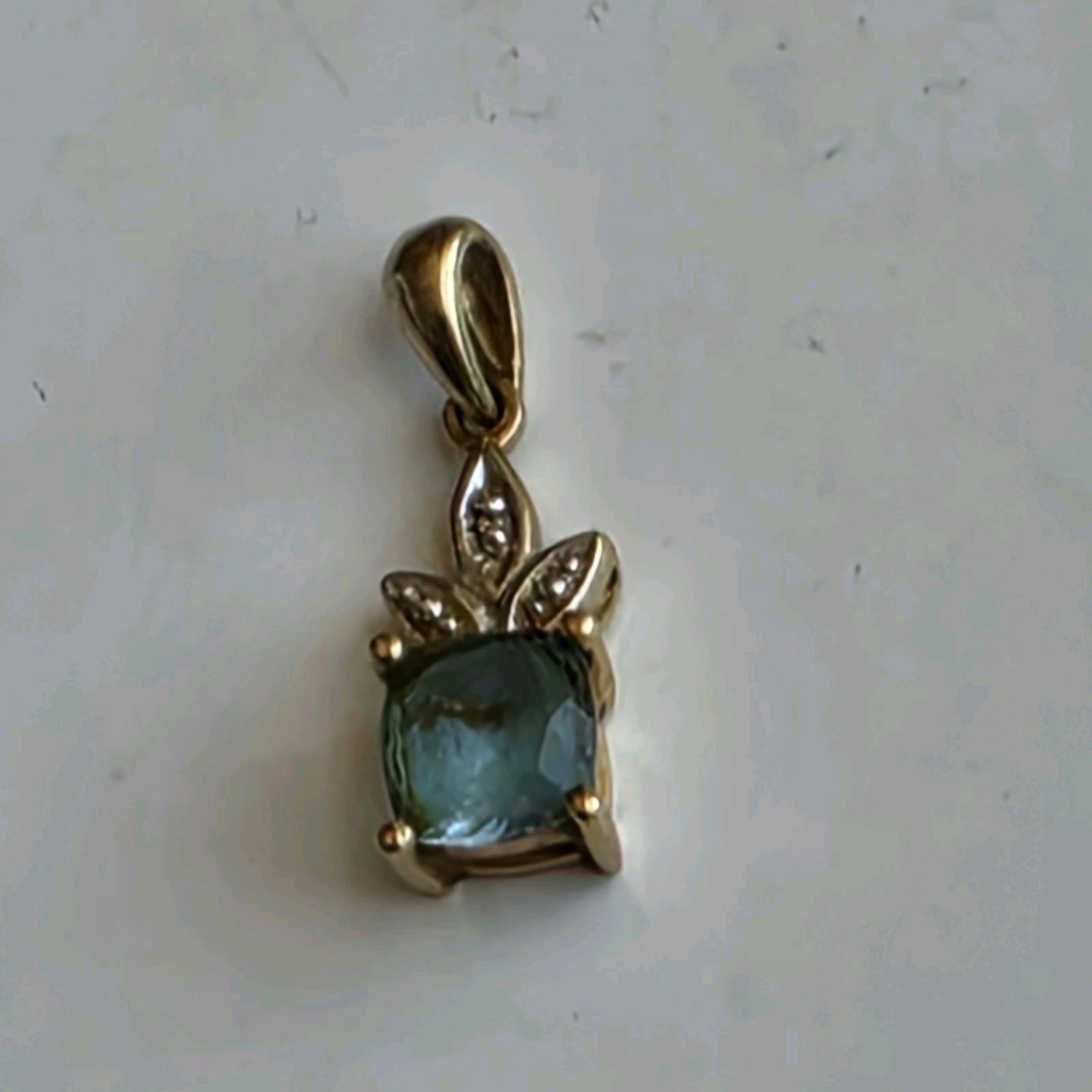 10K Gold Square Blue Topaz Pendant GRP 1.31g Not Scrap